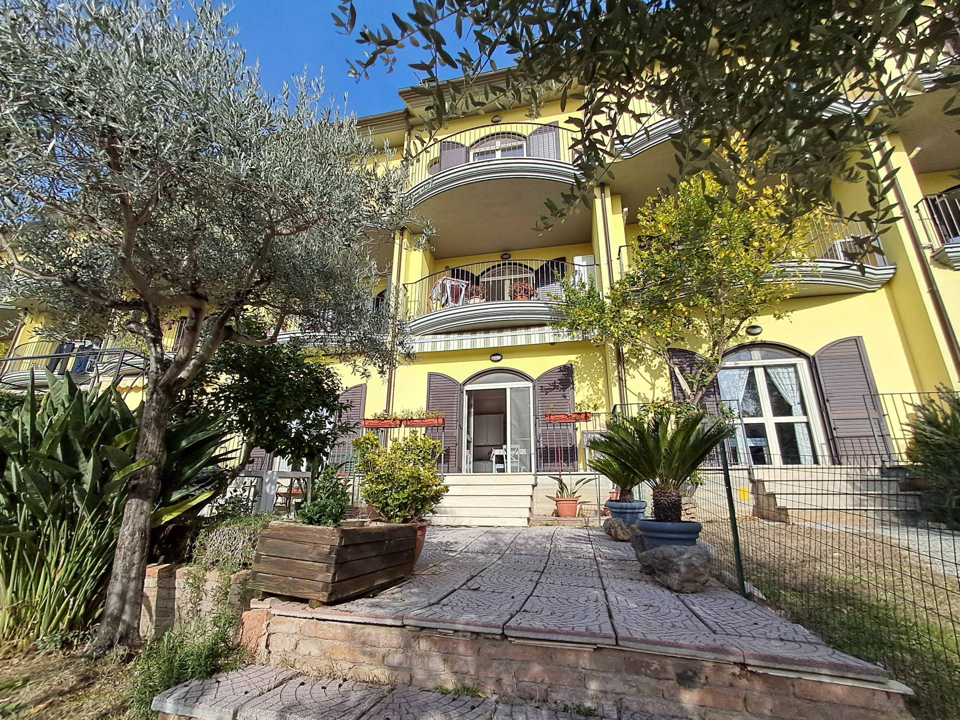 Villette a schiera in vendita a Castel di Lama, alta, collina