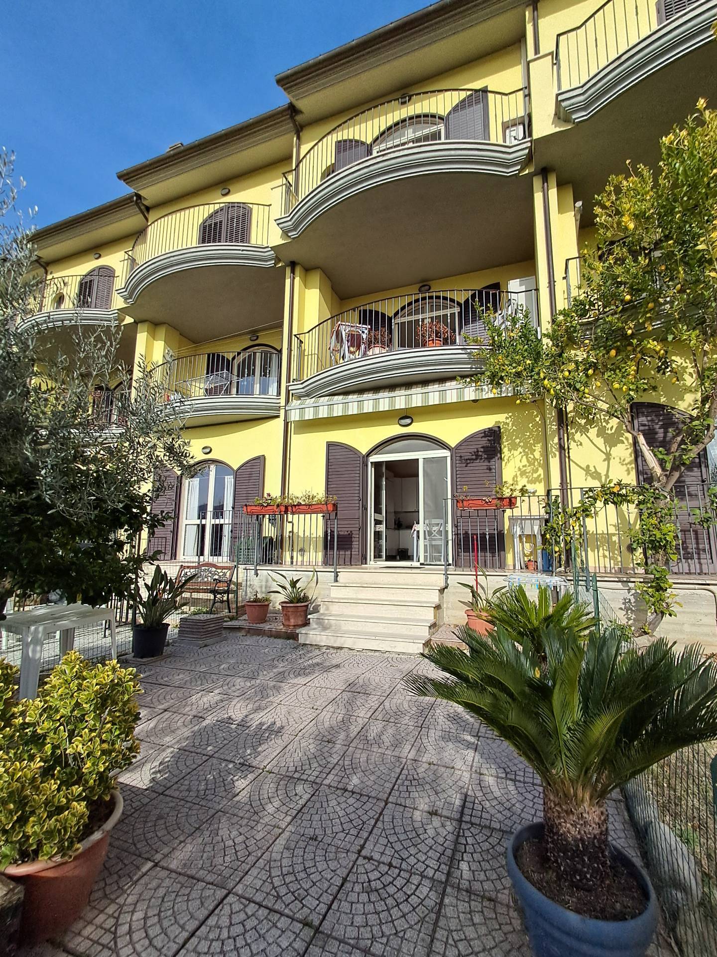 Villette a schiera in vendita a Castel di Lama, alta, collina