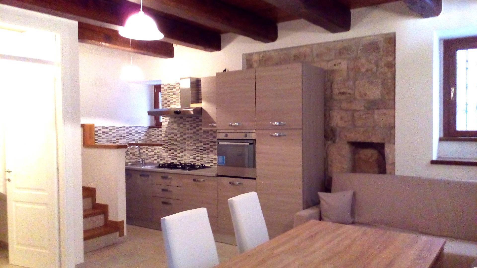 Casa indipendente in affitto a Ascoli Piceno, Centro Storico