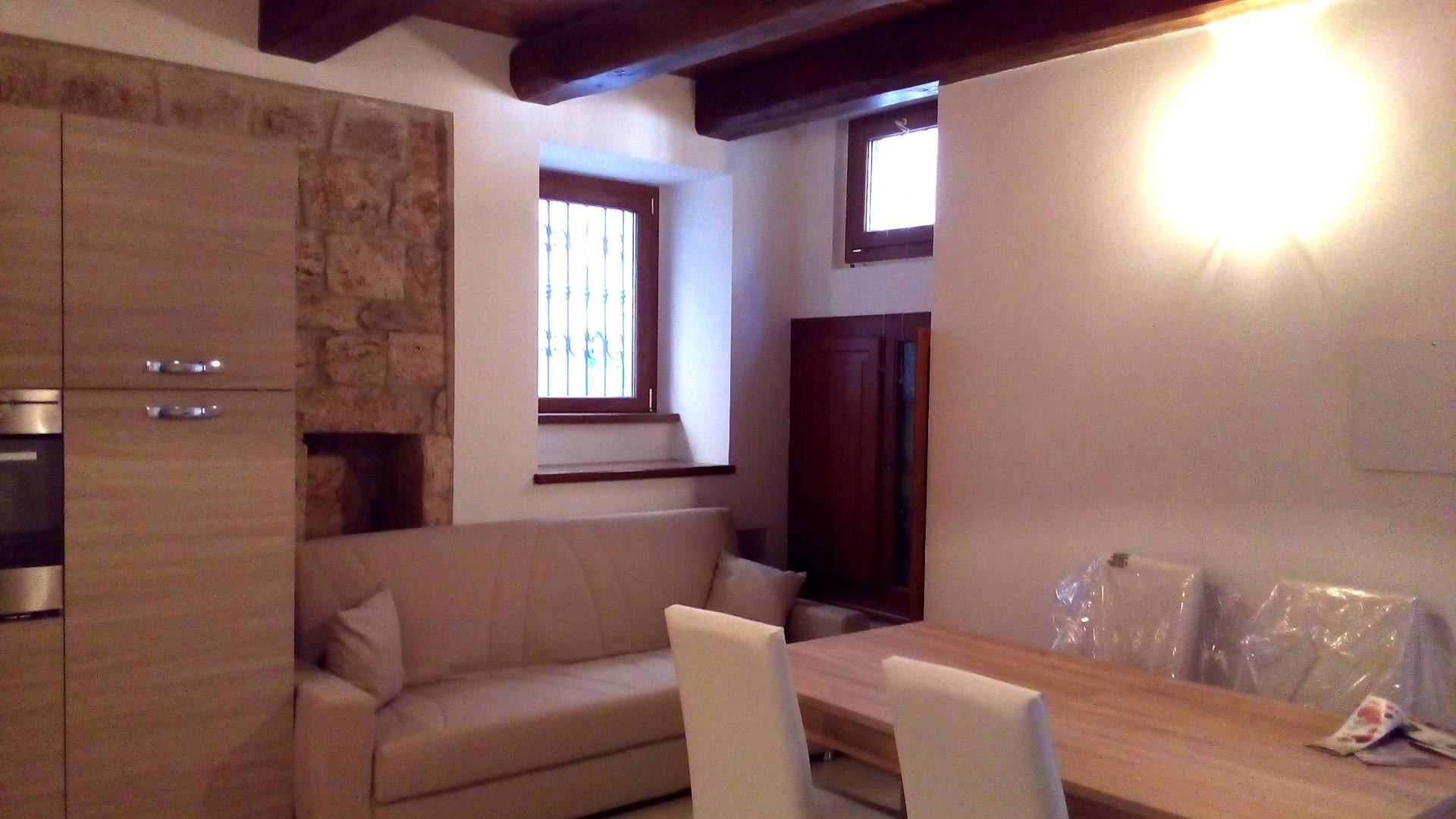 Casa indipendente in affitto a Ascoli Piceno, Centro Storico