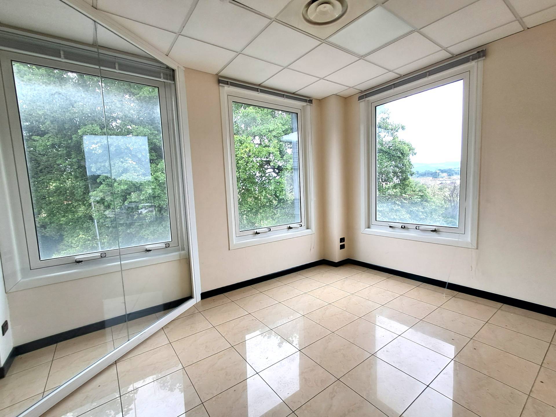 Studio/Ufficio in affitto a Ascoli Piceno, Lu Battente