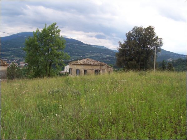 Rustico a Ascoli Piceno - valle fiorana - 01