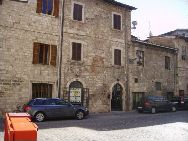 Stabile/Palazzo con terrazzo a Ascoli Piceno - centro storico - 01