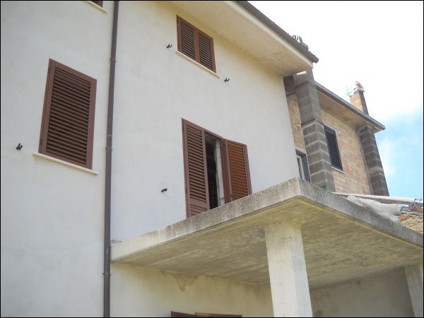 Stabile/Palazzo con terrazzo a Ascoli Piceno - lisciano - 01