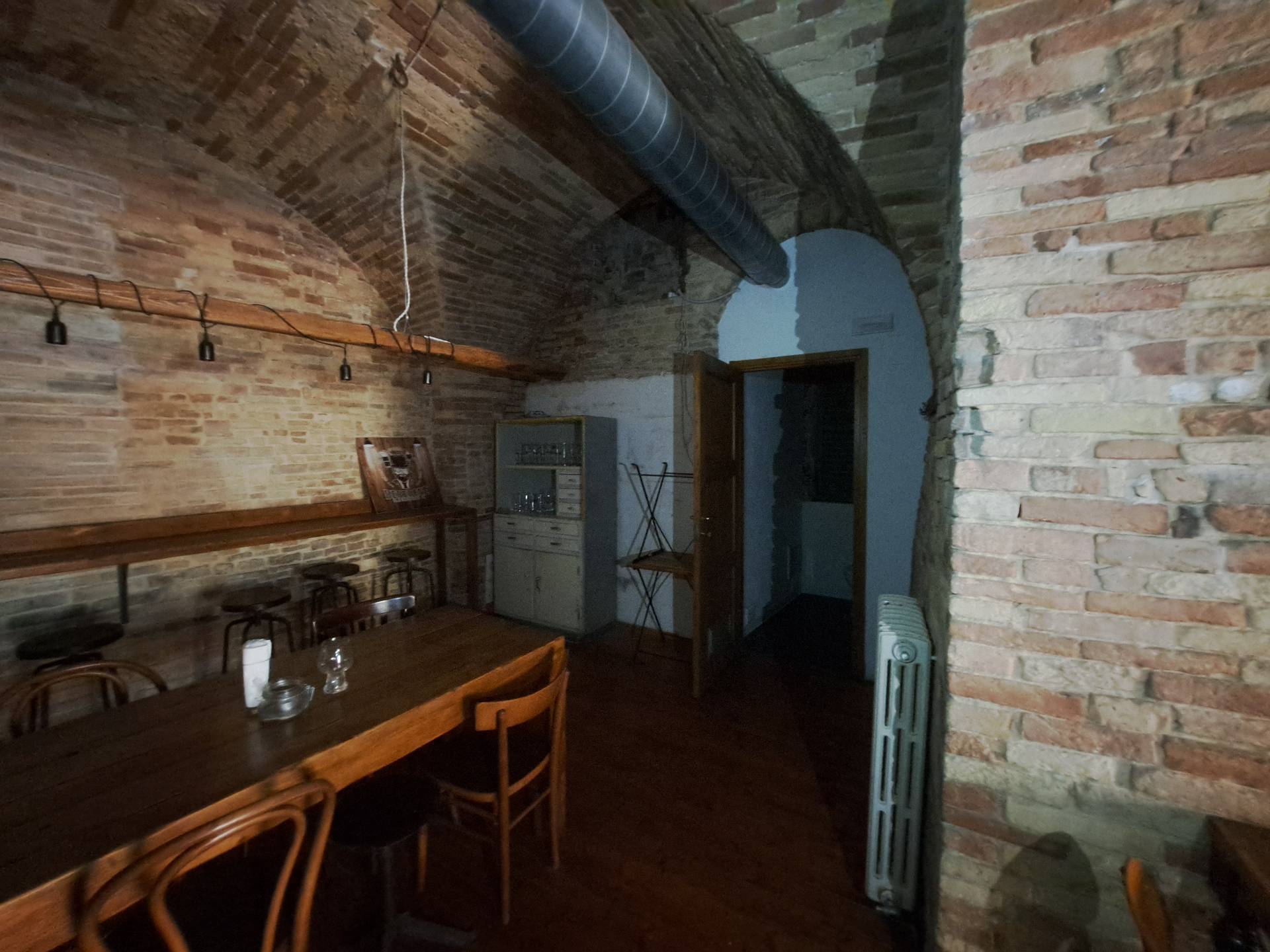 Fondo/negozio in affitto a Chieti, Centro storico