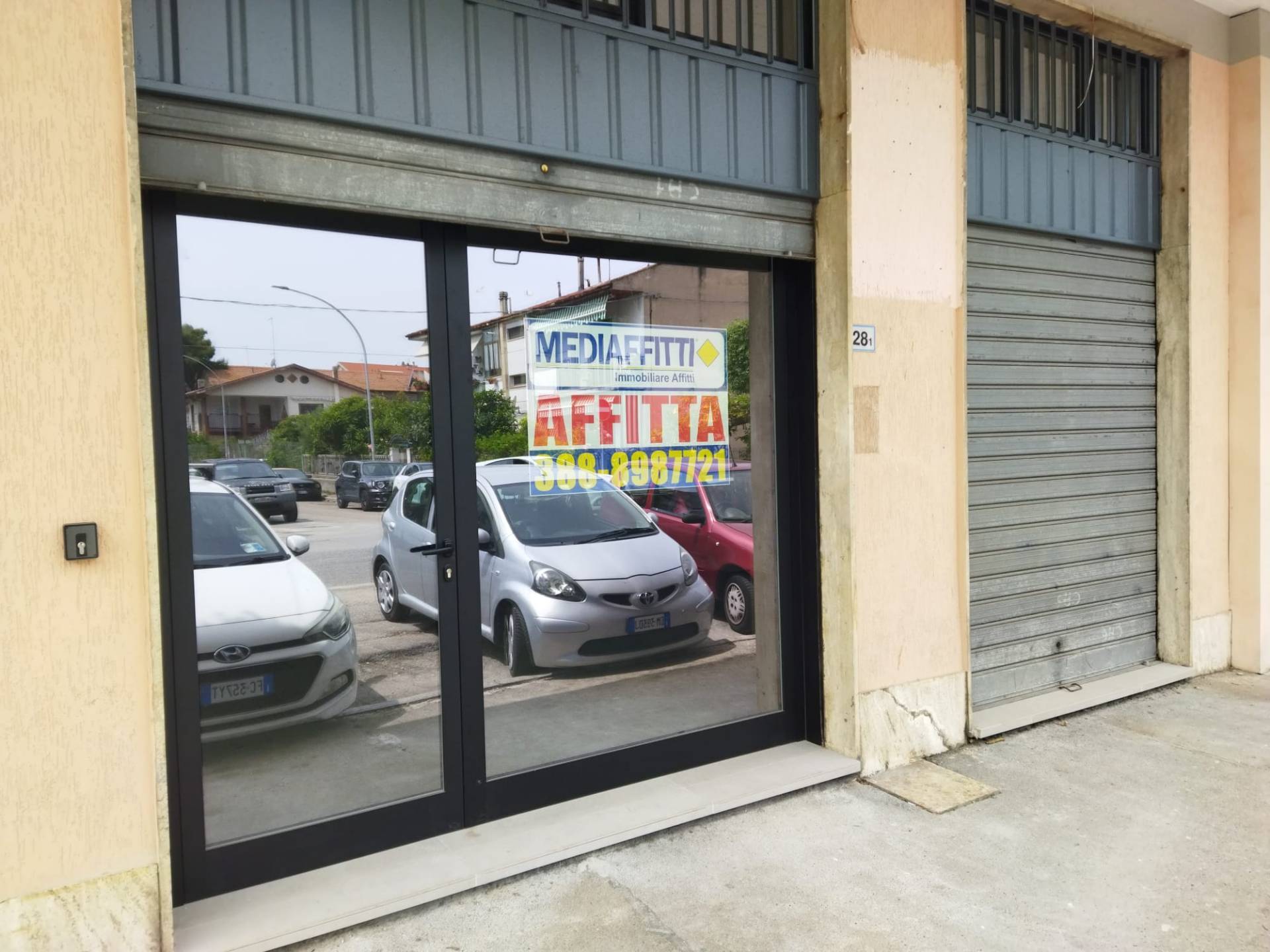 Locale commerciale in affitto a Montesilvano