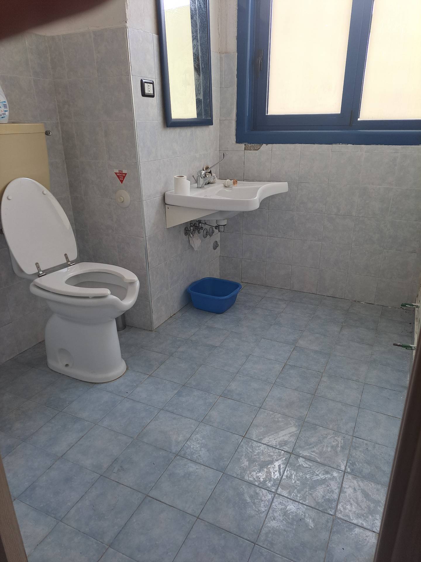 Locale commerciale in affitto a Chieti, Chieti periferia