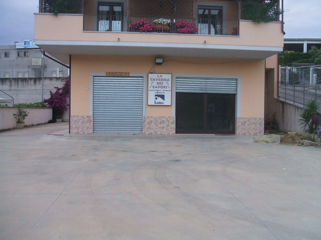 Fondo/negozio in affitto a Chieti, Chieti periferia