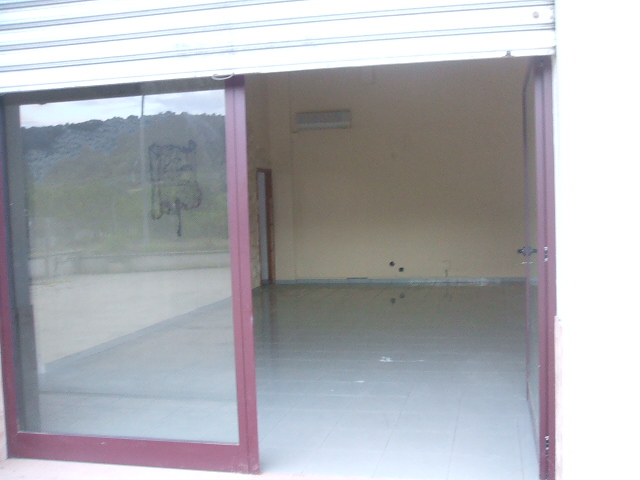 Fondo/negozio in affitto a Chieti, Chieti periferia