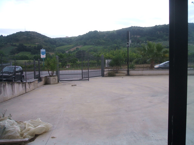 Fondo/negozio in affitto a Chieti, Chieti periferia