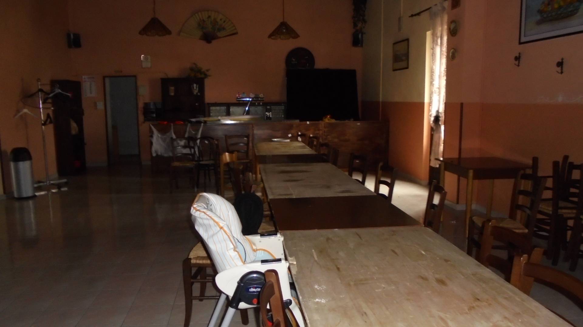 Attivit commerciale in affitto a Nocciano