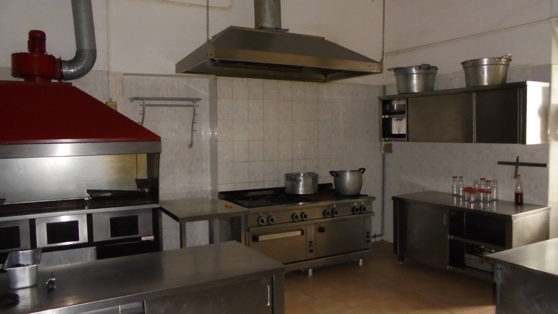 Attivit commerciale in affitto a Nocciano