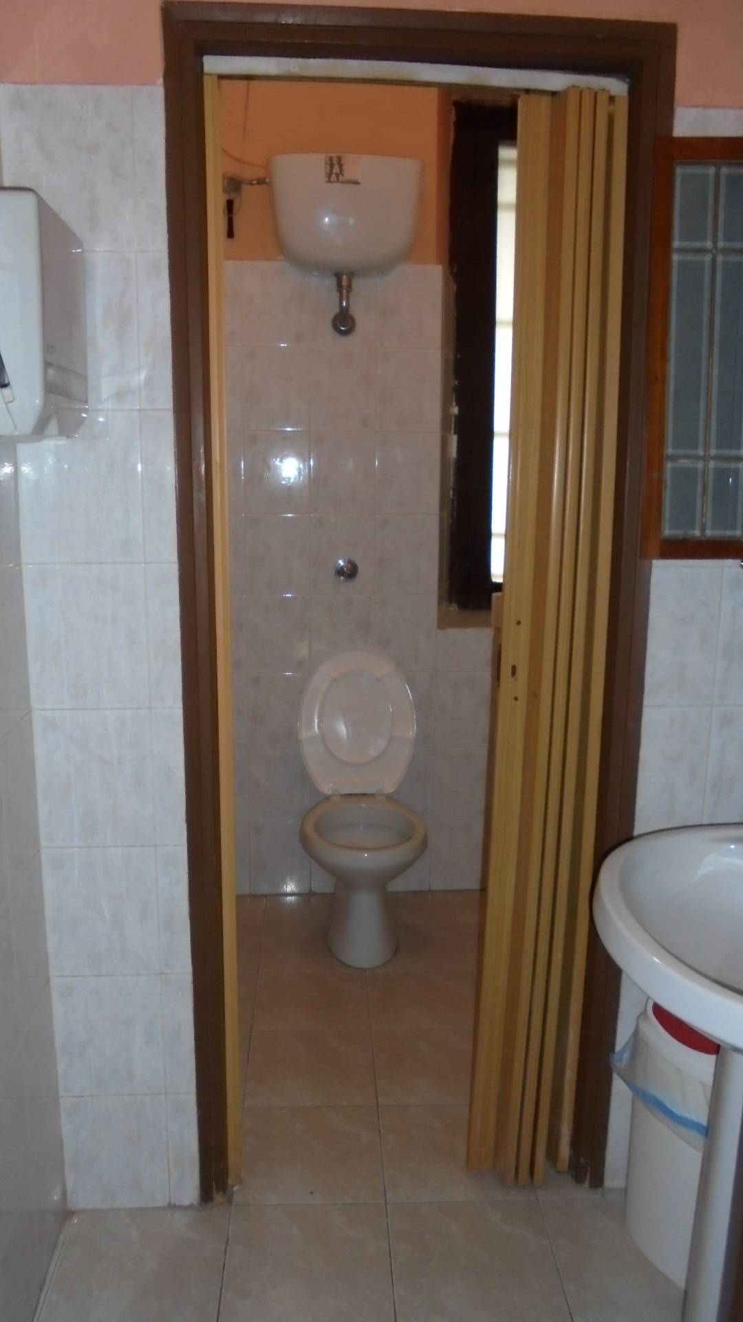 Attivit commerciale in affitto a Nocciano