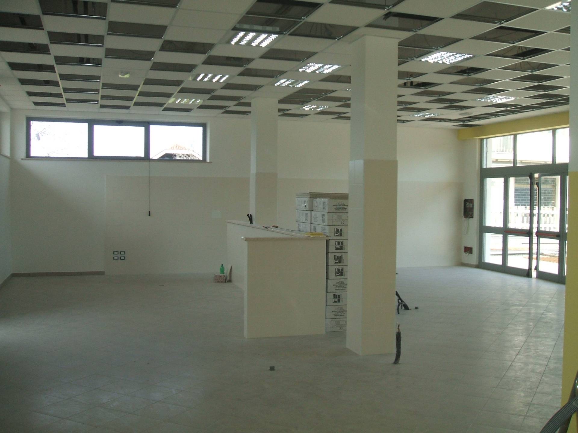 Fondo/negozio in affitto a Chieti, Chieti Scalo