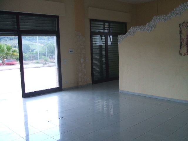 Fondo/negozio in affitto a Chieti, Chieti periferia