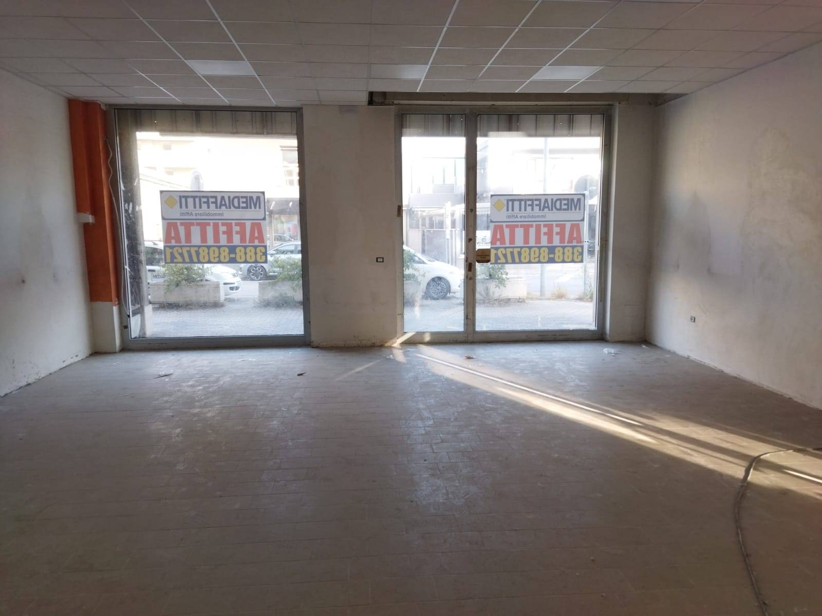 Locale commerciale in affitto a Montesilvano