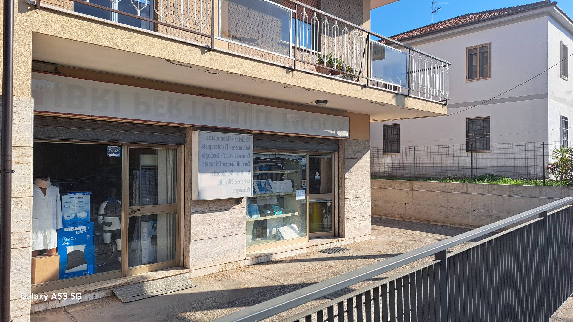 Locale commerciale in affitto a Chieti, Chieti Scalo