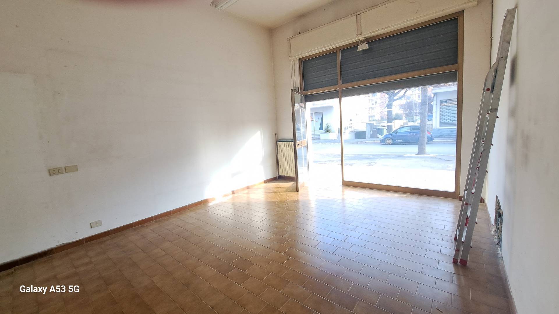 Locale commerciale in affitto a Chieti, Chieti Scalo