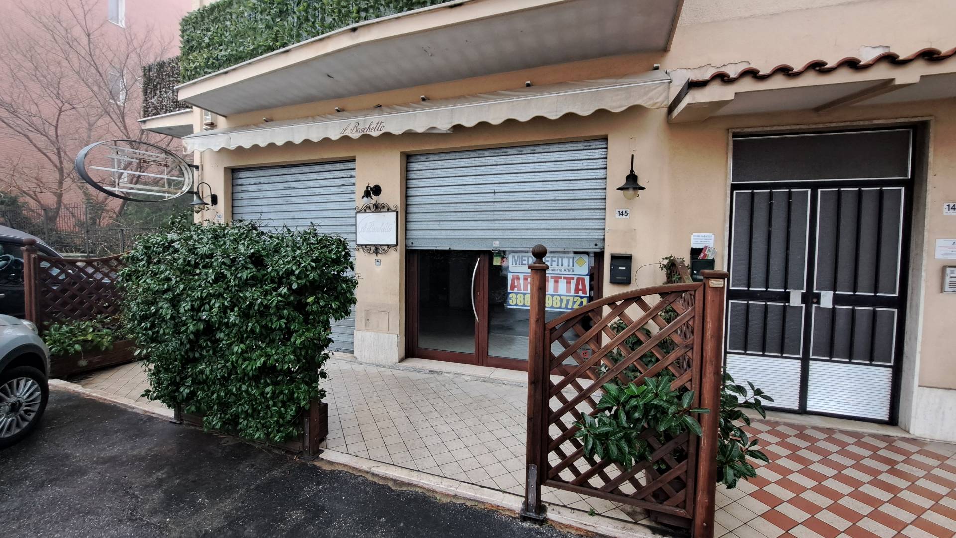 Locale commerciale in affitto a Chieti