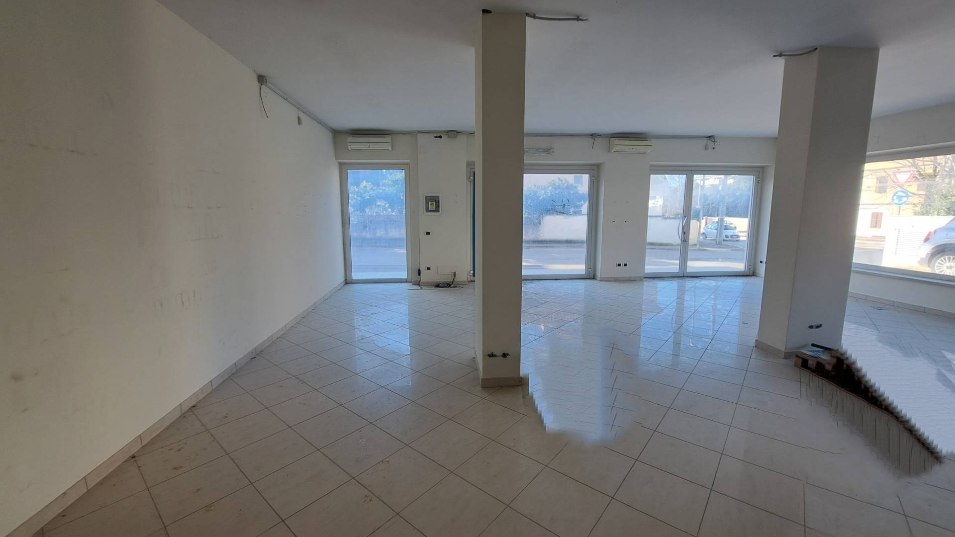 Locale commerciale in affitto a Chieti, Chieti Scalo