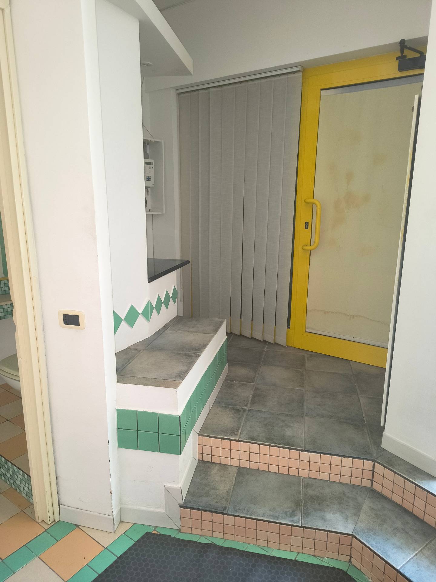 Locale commerciale in affitto a Chieti, Chieti Scalo