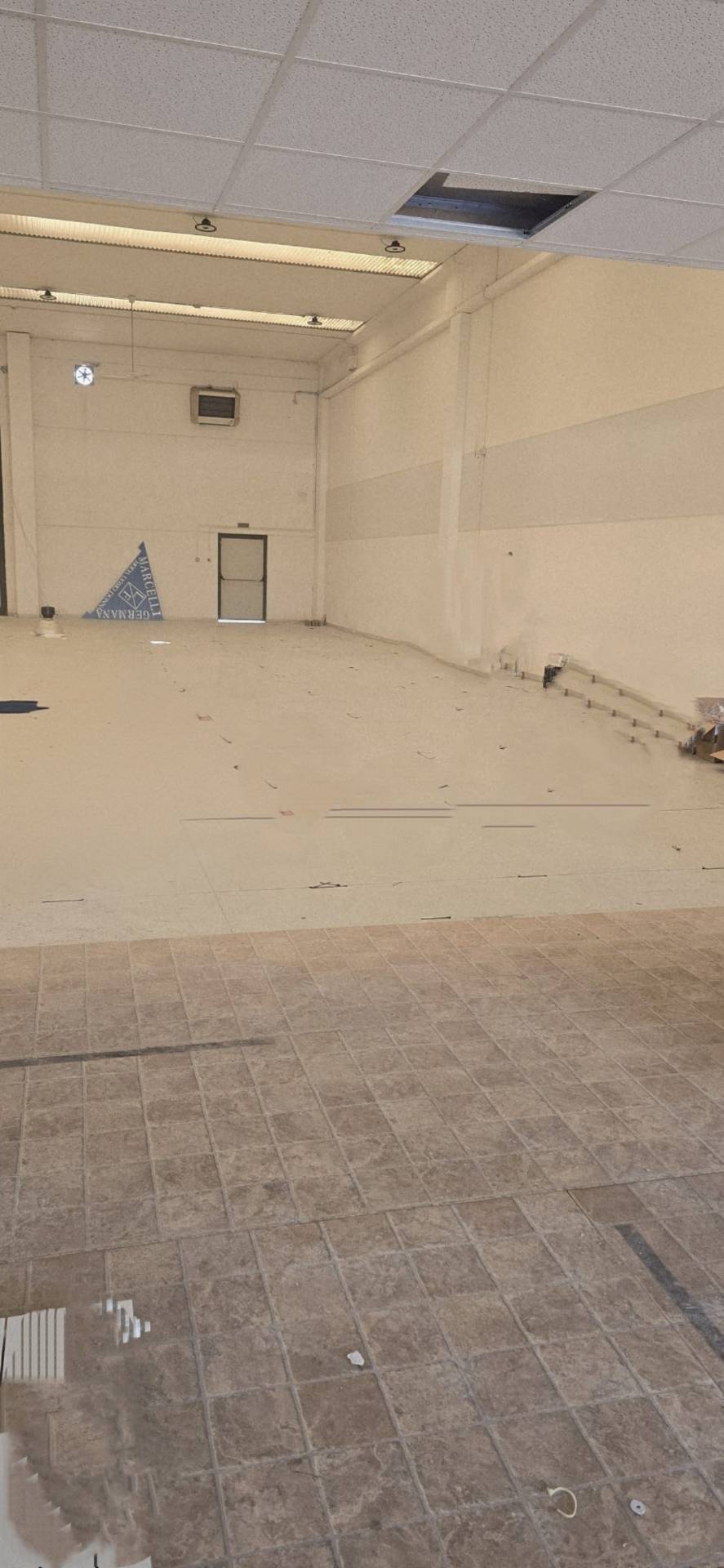 Locale commerciale in affitto a Chieti, Chieti Scalo