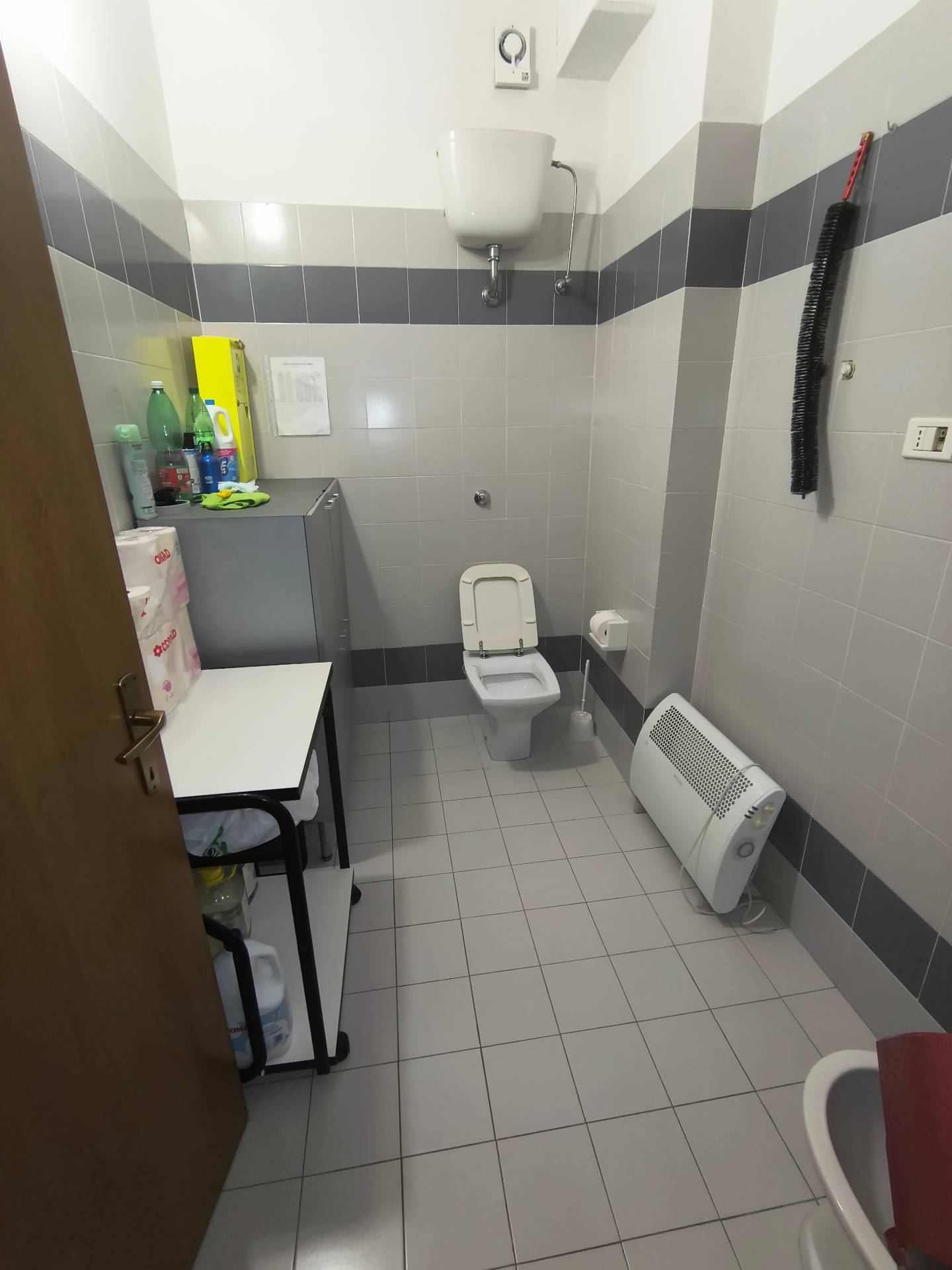 Locale commerciale in affitto a Chieti, Chieti Scalo