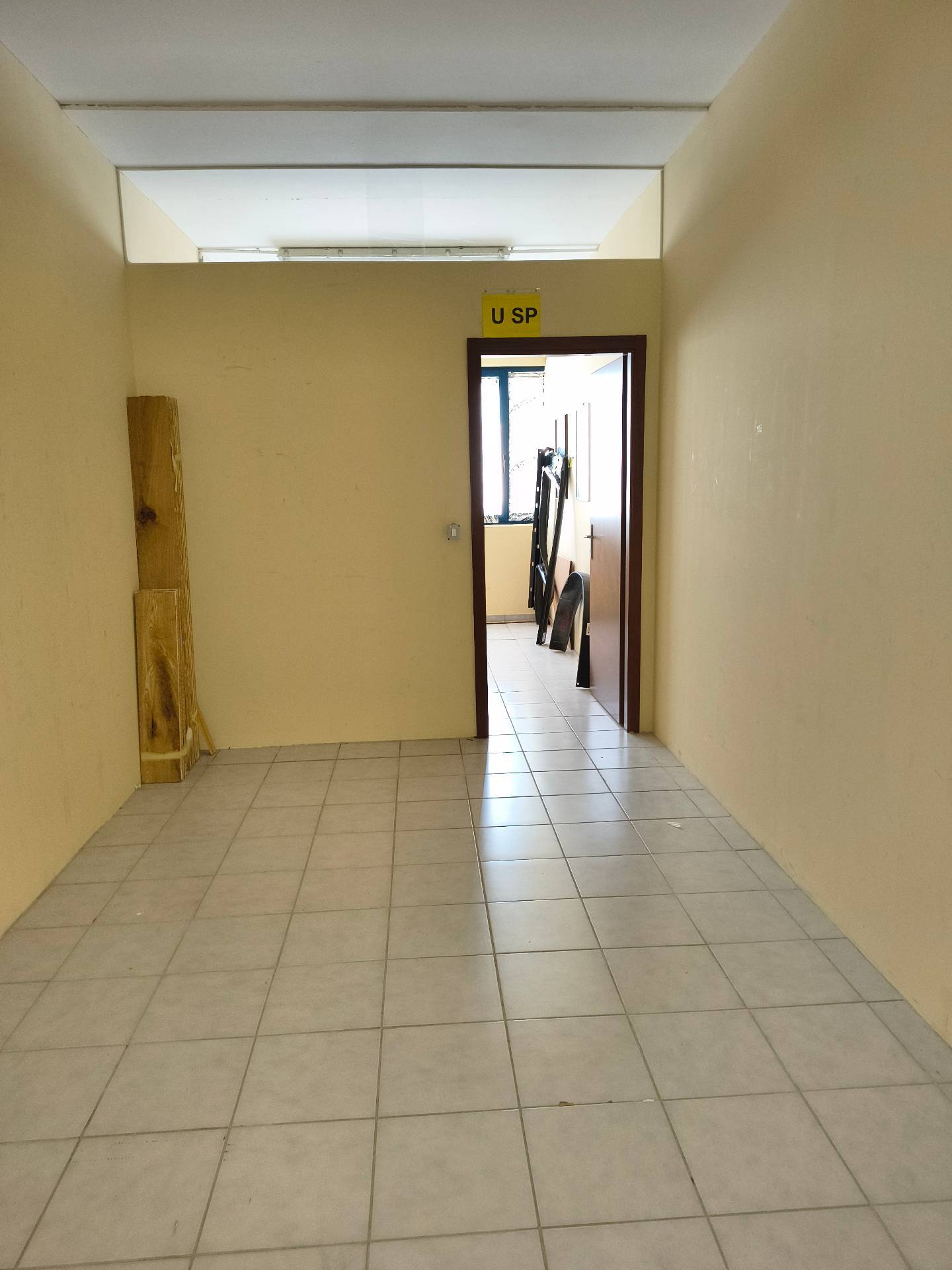 Locale commerciale in affitto a Chieti, Chieti Scalo