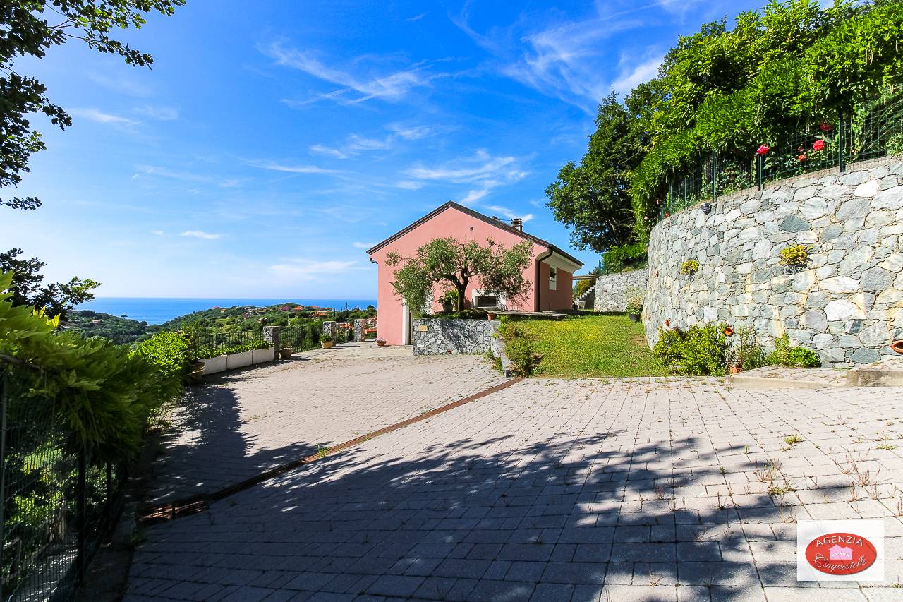 Villa in vendita a Albisola Superiore