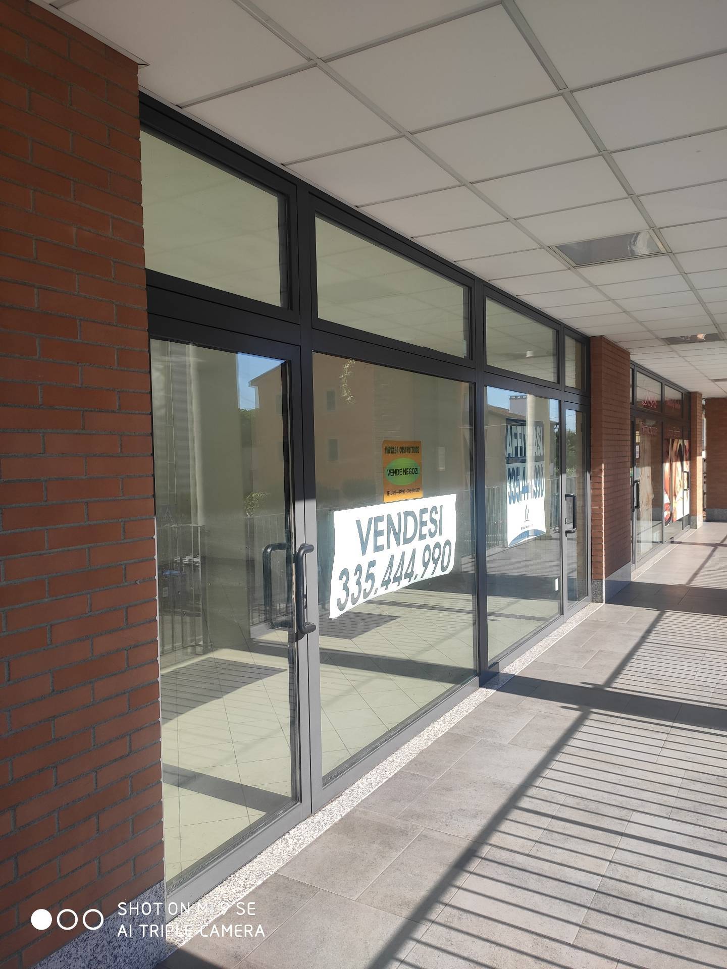 Locale commerciale in vendita a Gaggiano