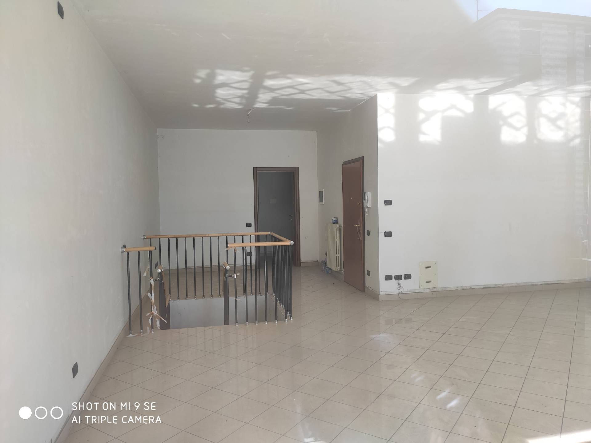 Locale commerciale in affitto a Gaggiano