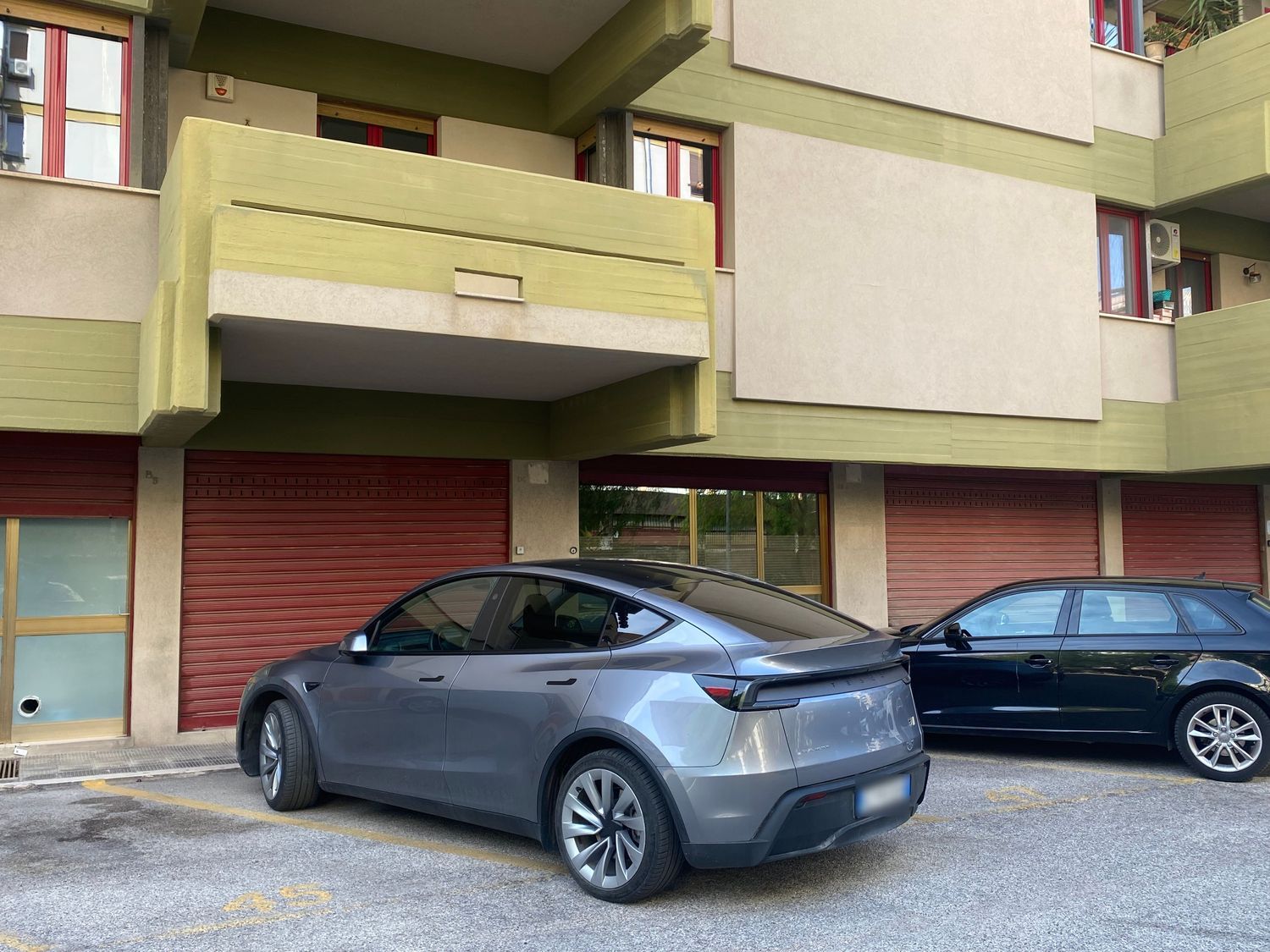 Locale commerciale in affitto in via via gaetano devitofrancesco 4, Bari