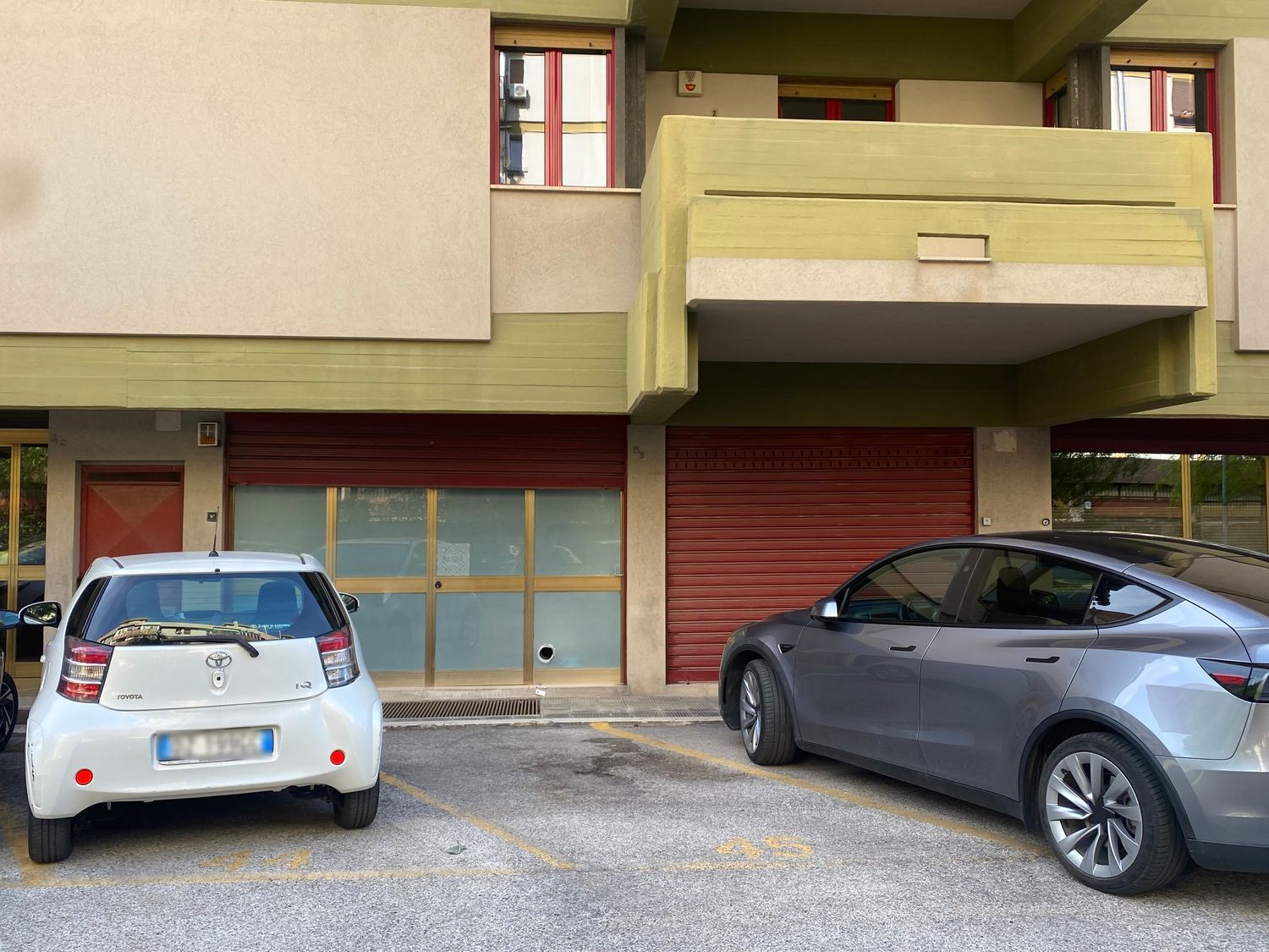 Locale commerciale in affitto in via via gaetano devitofrancesco 4, Bari