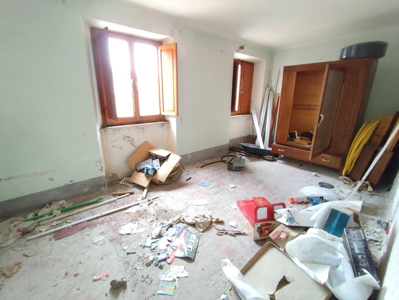 Appartamento con terrazzo, Massa borgo del ponte