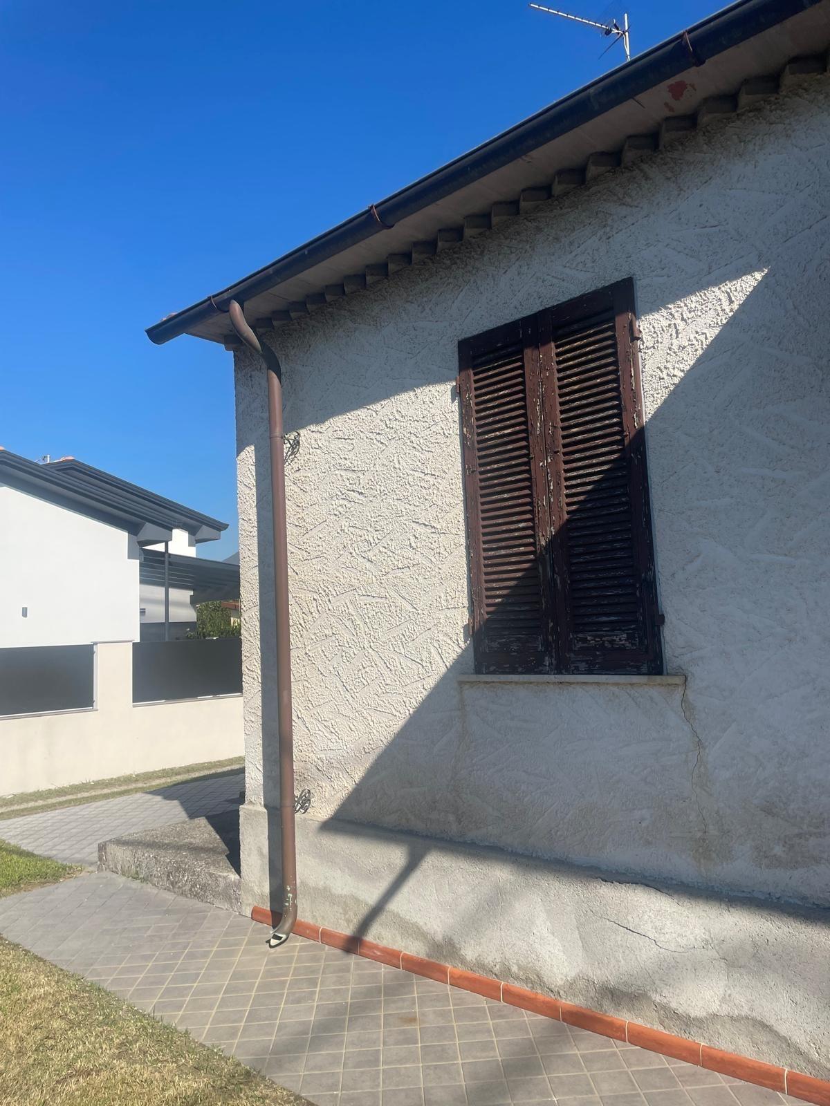 Villa Bifamiliare con giardino, Montignoso cervaiolo