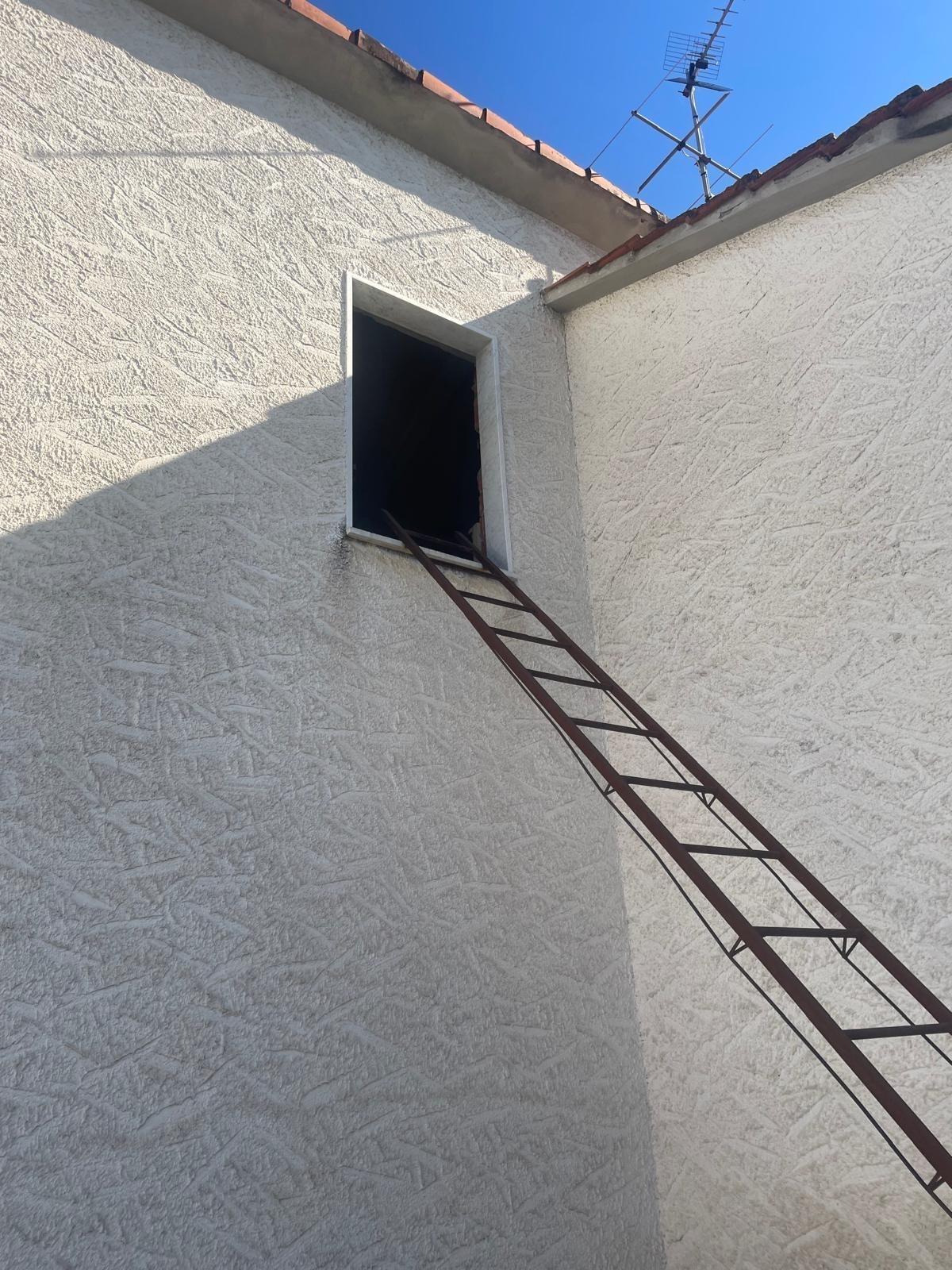 Villa Bifamiliare con giardino, Montignoso cervaiolo