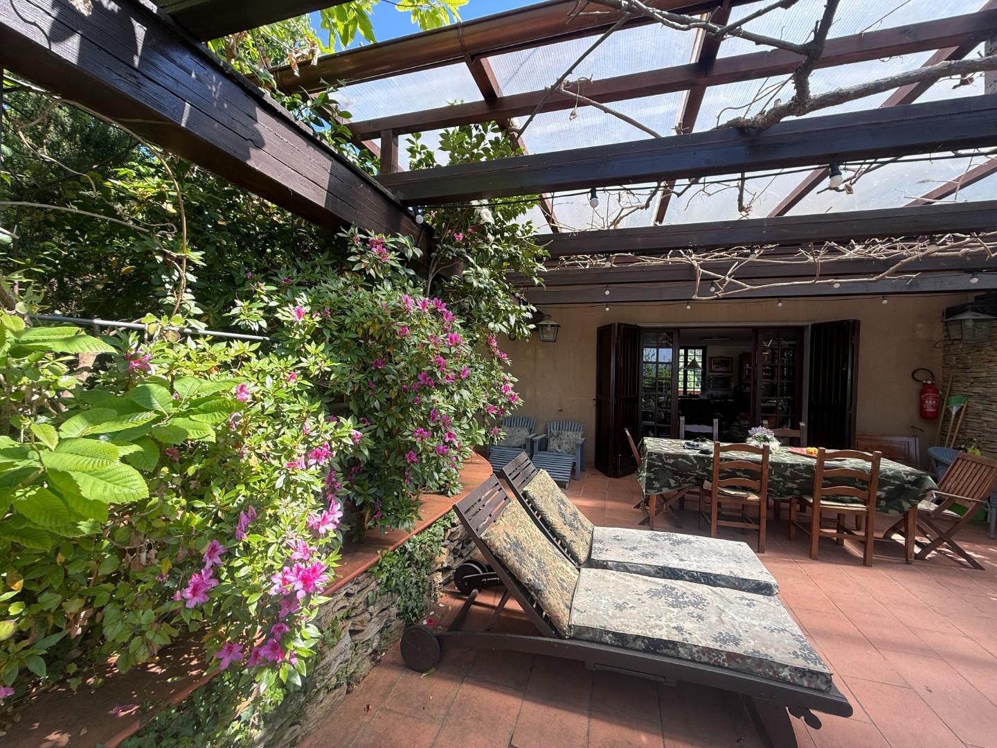 Villa con giardino, Massa san carlo