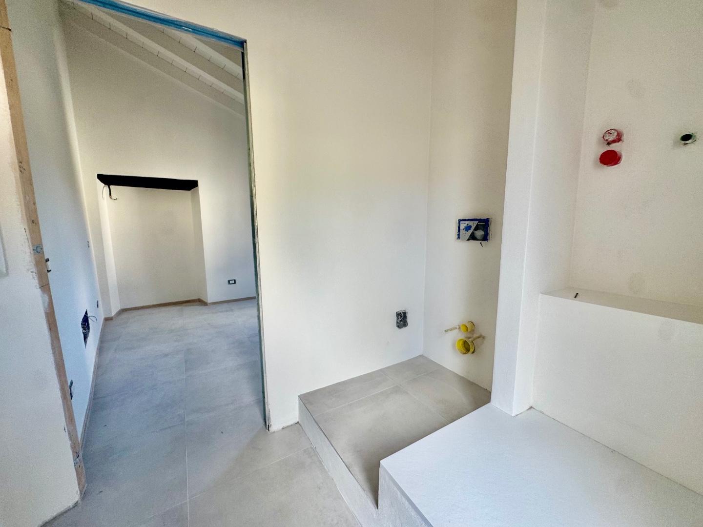 Casa indipendente con terrazzo, Massa turano