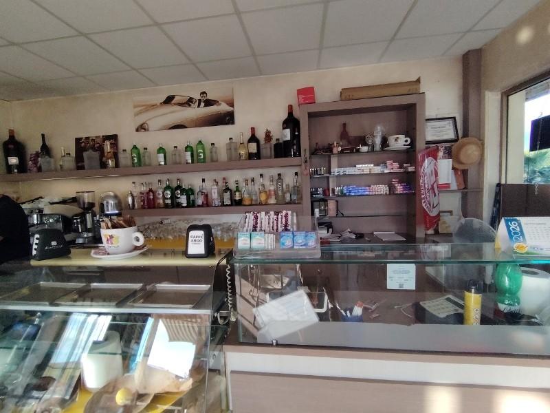 Locale commerciale in vendita, Massa marina di
