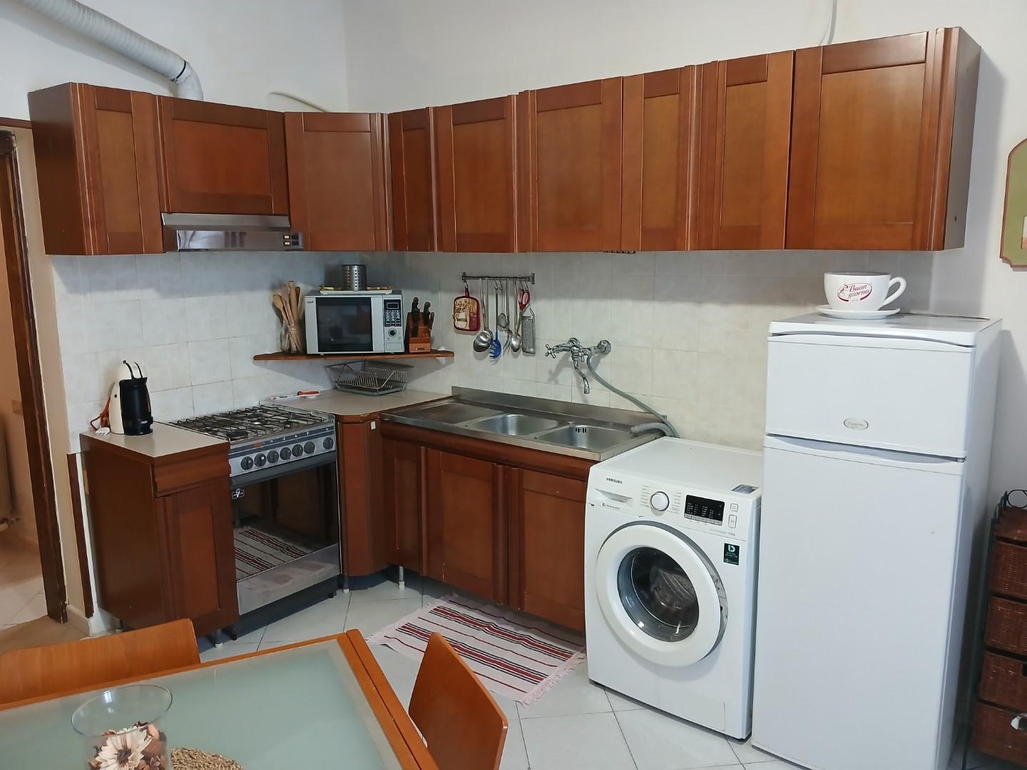 Trilocale arredato in affitto, Pisa marina di