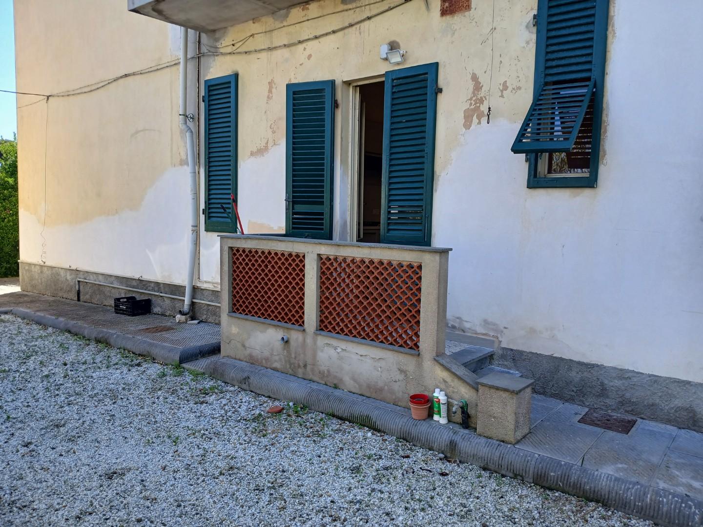 Trilocale arredato in affitto, Pisa marina di