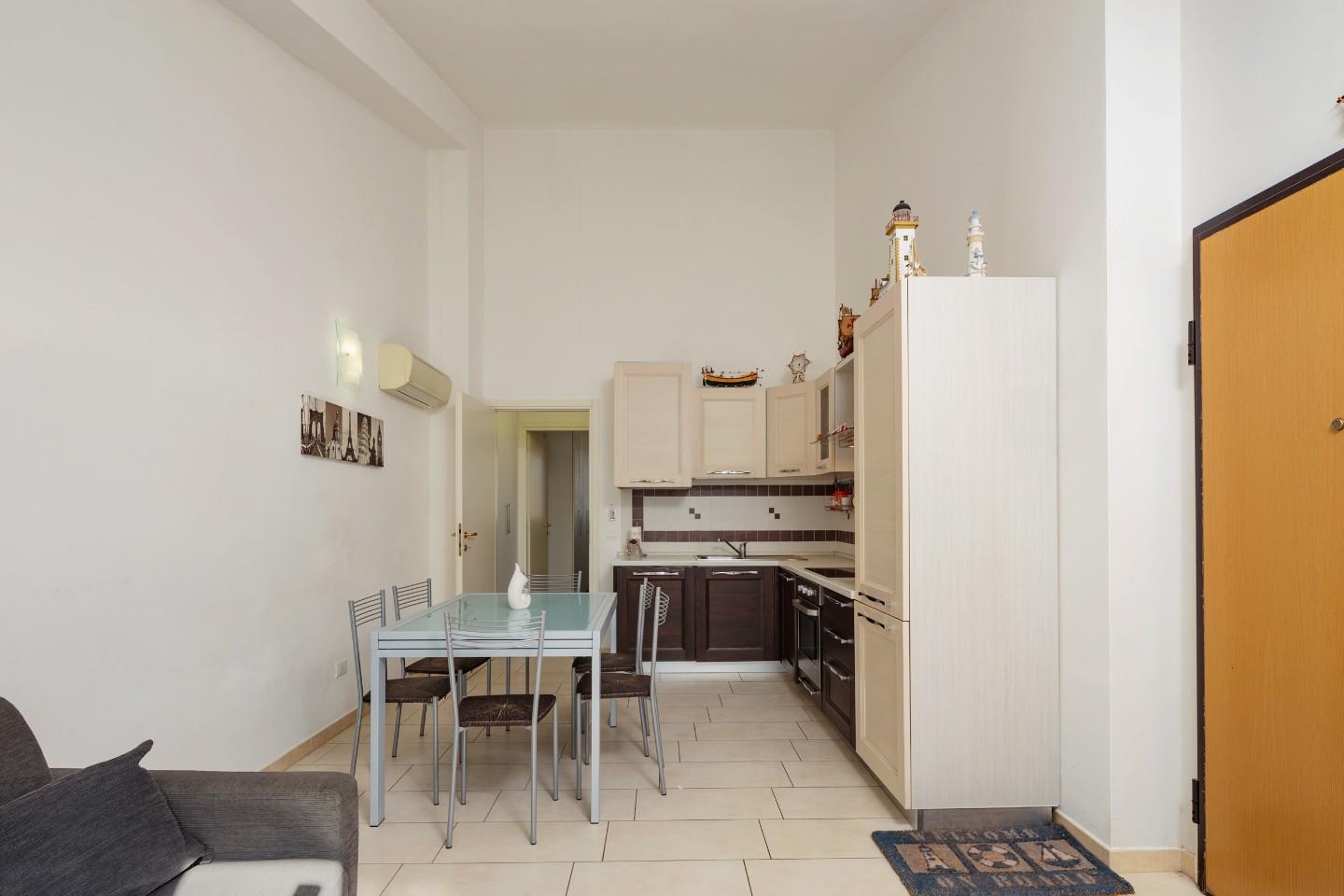 Bilocale arredato in affitto, Pisa marina di