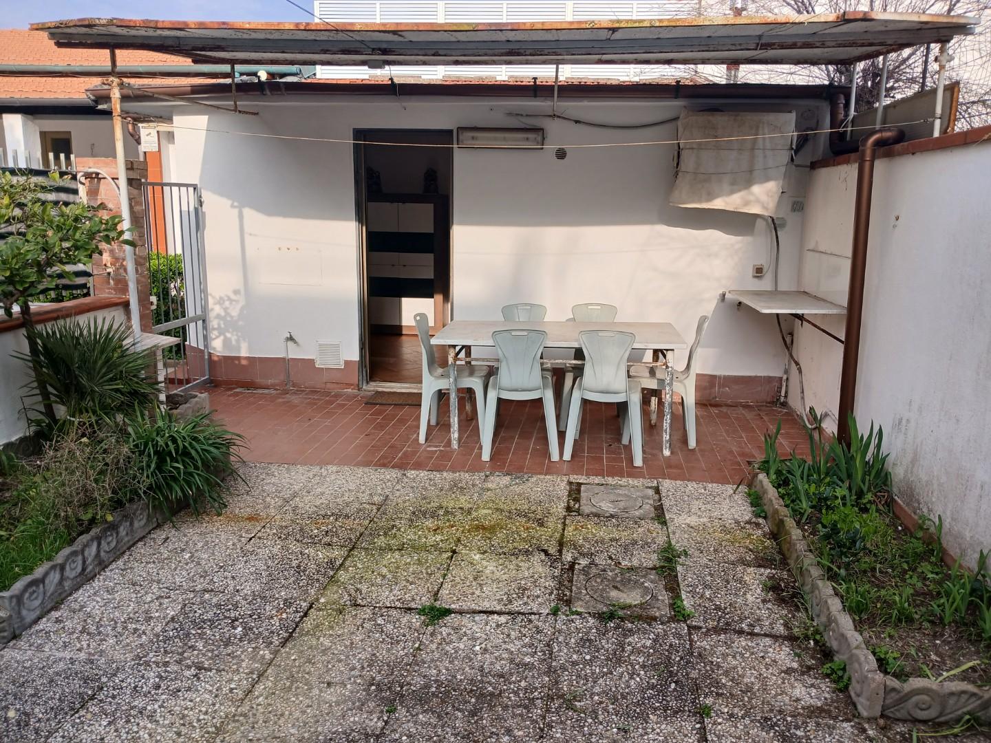 Casa indipendente arredata in affitto, Pisa marina di