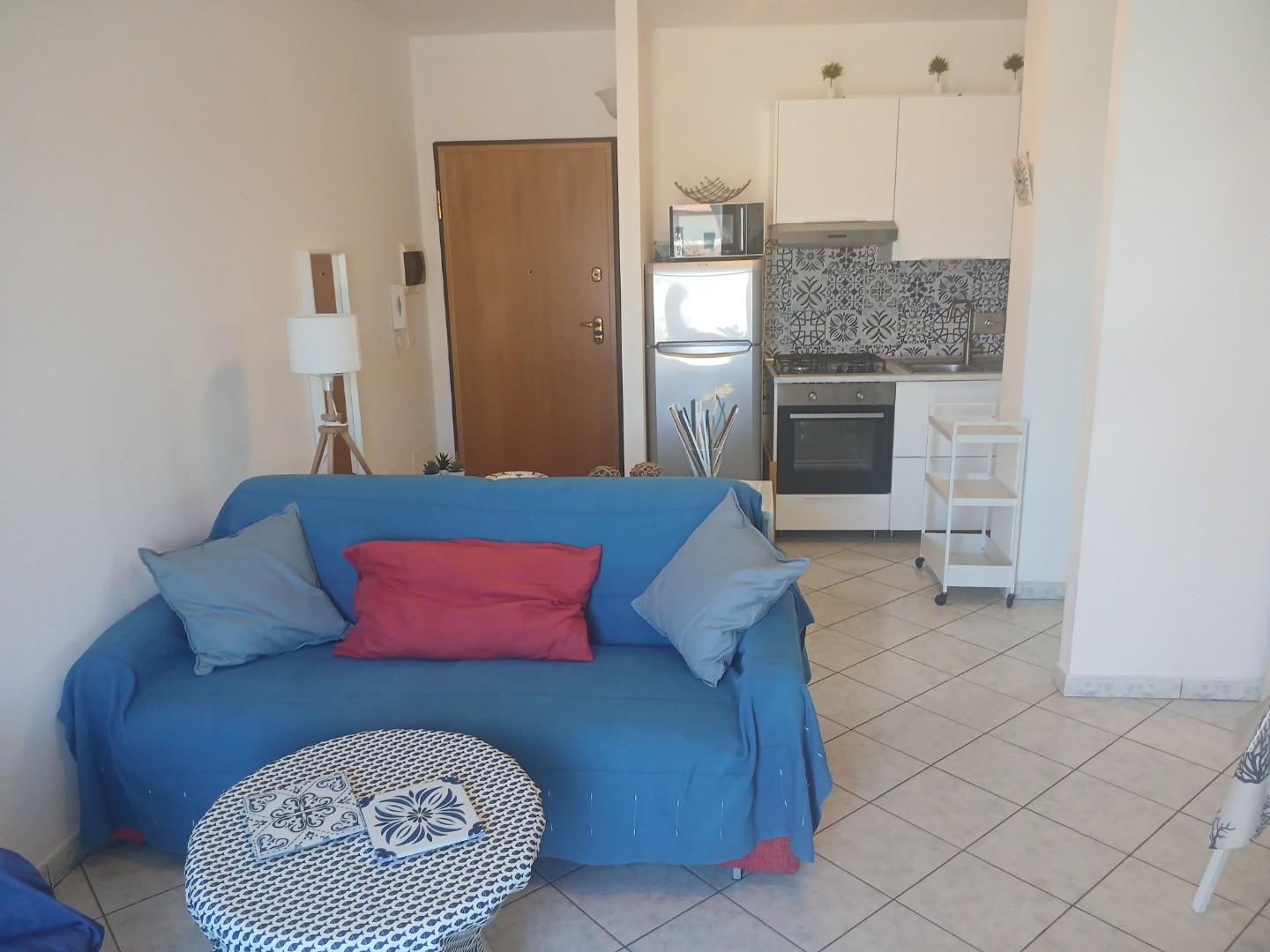 Trilocale arredato in affitto, Pisa marina di