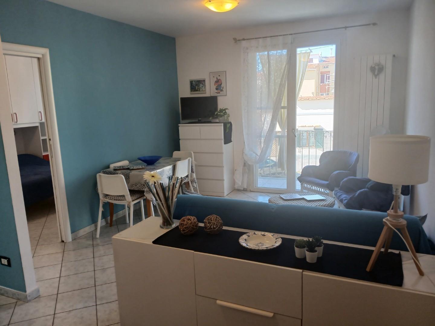 Trilocale arredato in affitto, Pisa marina di