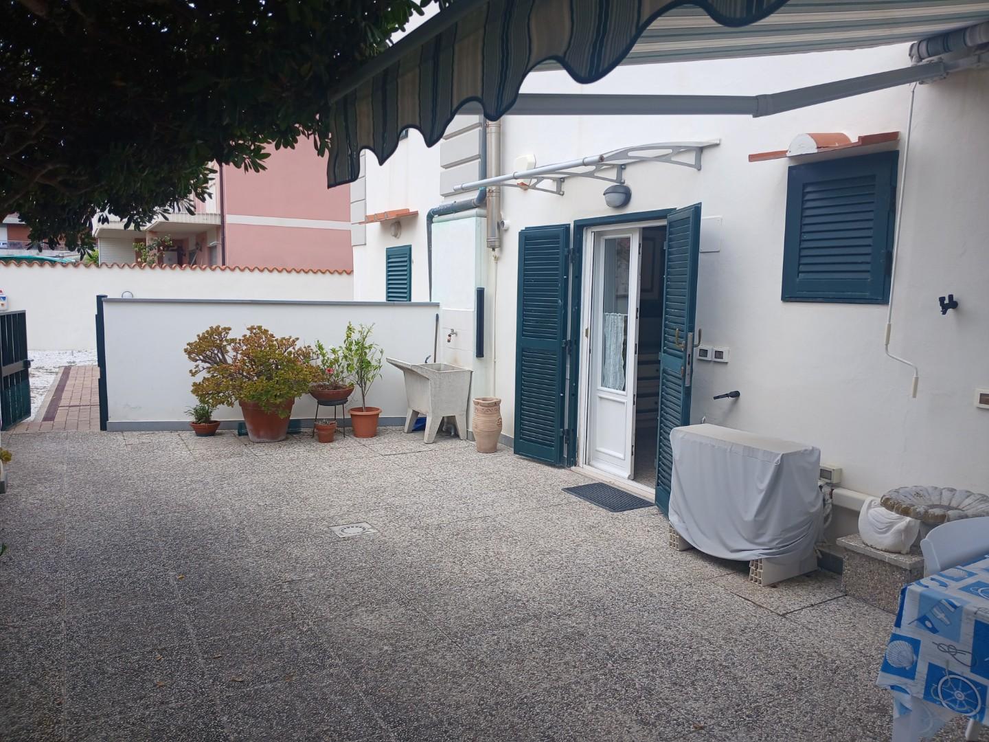 Trilocale arredato in affitto, Pisa marina di