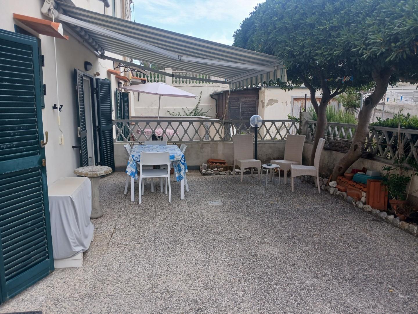 Trilocale arredato in affitto, Pisa marina di