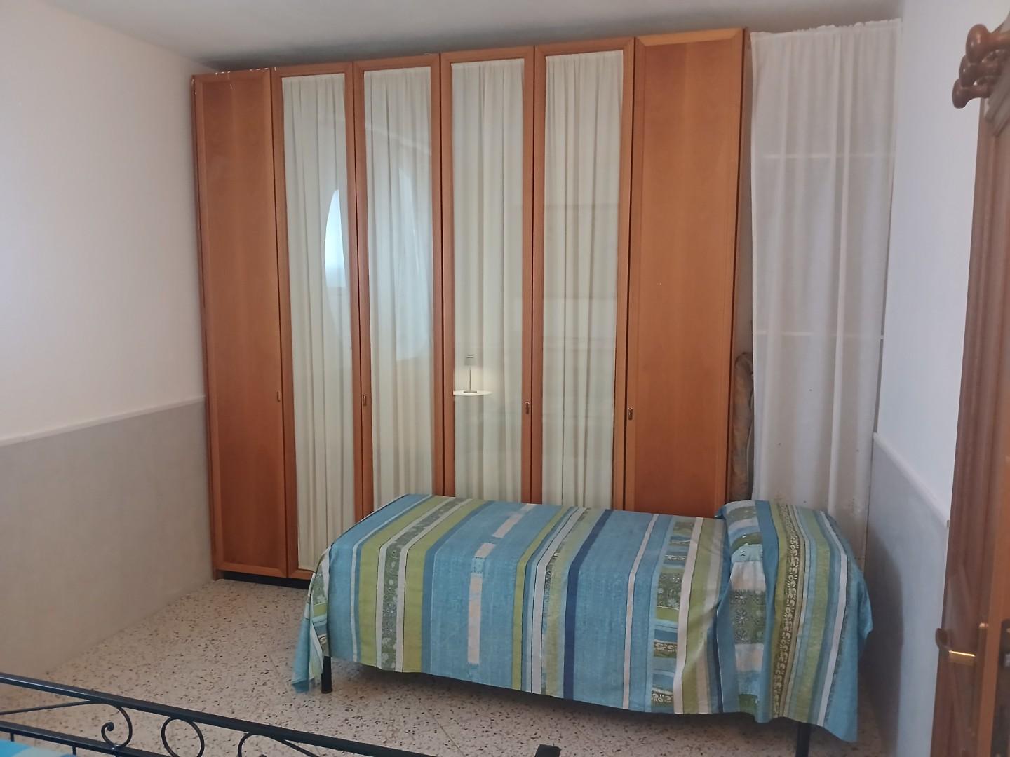 Trilocale arredato in affitto, Pisa marina di