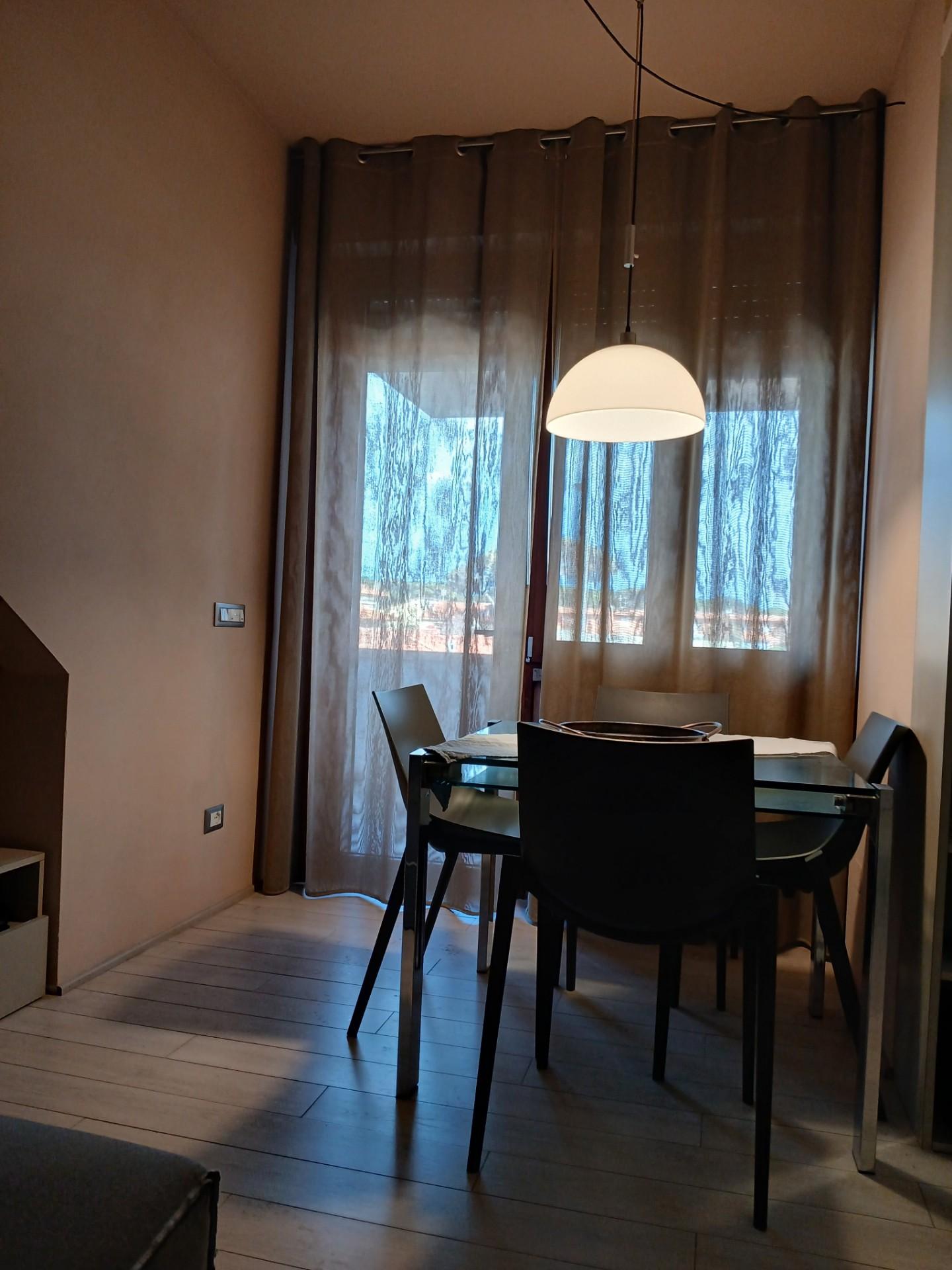 Trilocale arredato in affitto, Pisa marina di