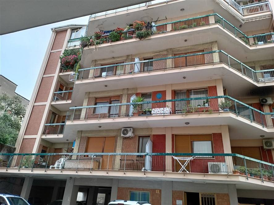 Appartamento con terrazzo, Sassari v.le italia
